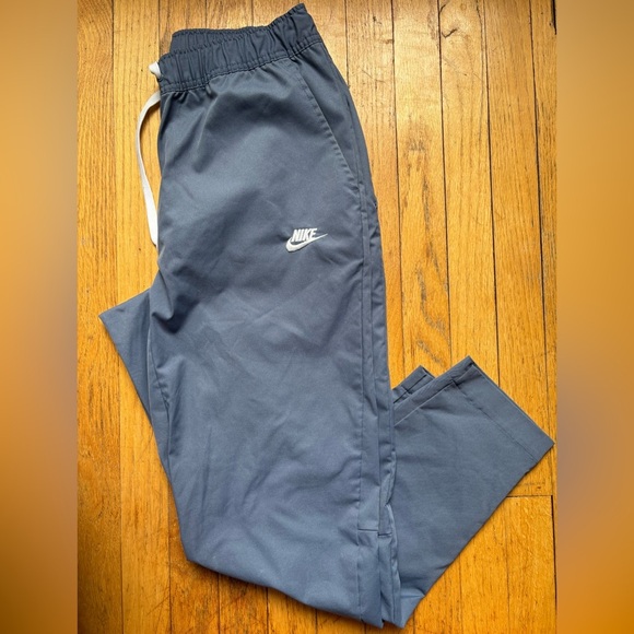 Nike club woven men’s tapered pants - Picture 5 of 13